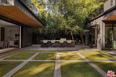 A striking contemporary estate in Encino's prestigious Encino - photo 19