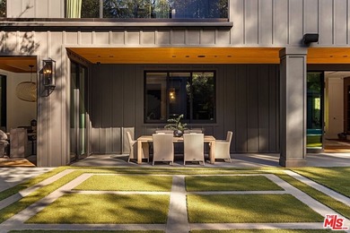 A striking contemporary estate in Encino's prestigious Encino - photo 20