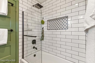 Timeless craftsmanship meets modern luxury at this exceptional - photo 25