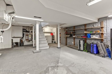 Timeless craftsmanship meets modern luxury at this exceptional - photo 35