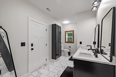 Modern Mountain Sanctuary: The Best of Both Worlds Welcome to - photo 36