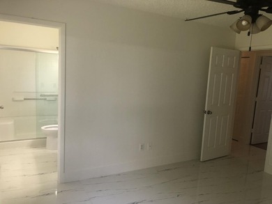 Great location, has new metal roof, new appliances, countertops - photo 9