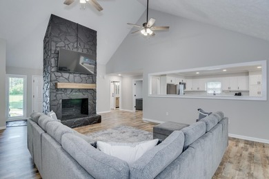 Located just 20 minutes from Evans, this updated Modoc lakehouse - photo 15
