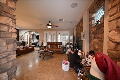 This well maintained 2 bed/2 bath home is located in the 55+