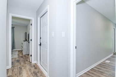 Located just 20 minutes from Evans, this updated Modoc lakehouse - photo 38
