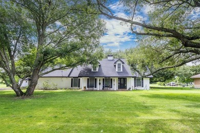 Cedar Creek Lake Home For Sale in Kemp Texas