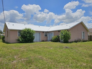 Welcome home to this well-maintained 3 B/R, 2 BA with a 2 car - photo 5