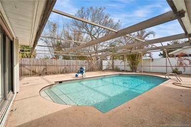 Opportunity knocks! With 2,365 SF, this 4BR, 2-bath, 2 CG pool - photo 26