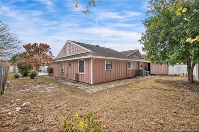 Opportunity knocks! With 2,365 SF, this 4BR, 2-bath, 2 CG pool - photo 30