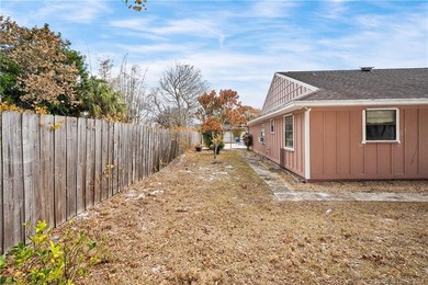Opportunity knocks! With 2,365 SF, this 4BR, 2-bath, 2 CG pool - photo 32