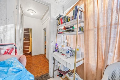 Welcome to this well-maintained single-family home in the heart - photo 3