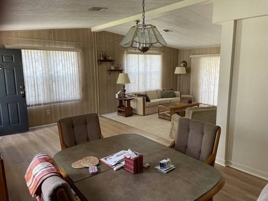 Immaculate two bedroom, two bath home with a two-car garage in - photo 3
