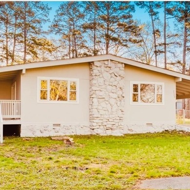 Completely renovated 3 Bedroom,2 bathroom 1512 sq ft.New HVAC - photo 4