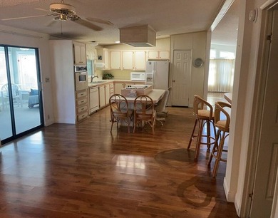 Immaculate two bedroom, two bath home with a two-car garage in - photo 4