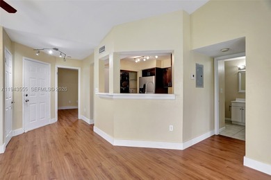 Updated spacious 2/2 with newer appliances including A/C. 2nd - photo 4