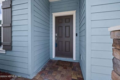 Welcome to this stunning 3-bedroom, 2-bath single-family home - photo 3