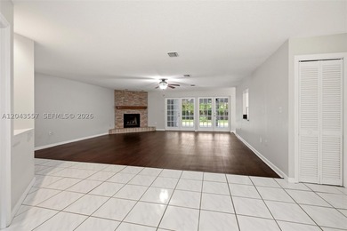 Welcome to your own singe-story tropical retreat with a 6-car - photo 8