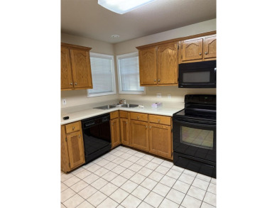 Very nice house, in quiet neighborhood. Plenty of room for a