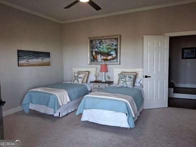 This beautiful home boasts five newly, meticulously renovated - photo 19
