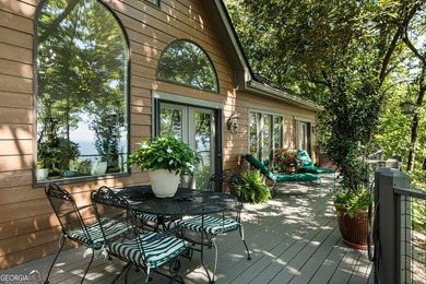 This beautiful home boasts five newly, meticulously renovated - photo 22