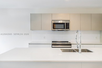 Modern villa-style condo in a small boutique community - photo 6