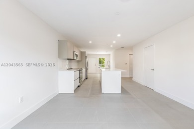 Modern villa-style condo in a small boutique community - photo 7