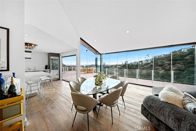 Welcome to 343 Emerald Bay - a fully furnished, contemporary - photo 4