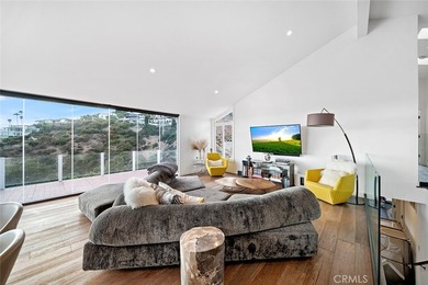 Welcome to 343 Emerald Bay - a fully furnished, contemporary - photo 8