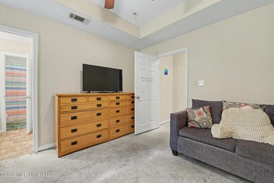 Charming home that is waiting for you to make it your own - photo 12