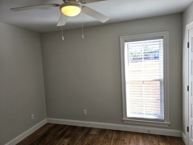 Amazing condition for this 4 bed / 2 bath open floorplan home - photo 14
