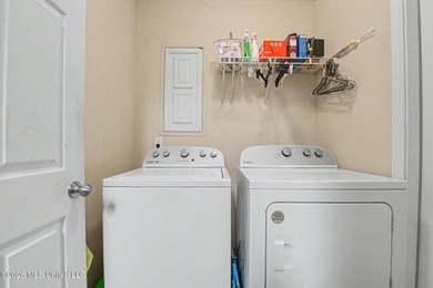 Charming home that is waiting for you to make it your own - photo 15