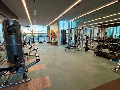 Modern condo near Miami Design District! Spacious 1 bed / 1 bath