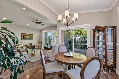 Beautifully designed with timeless Mid-Century Modern style - photo 11