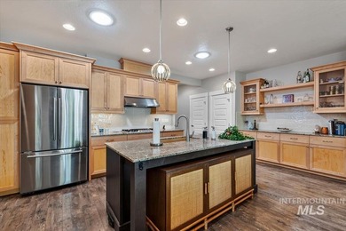 Beautifully designed with timeless Mid-Century Modern style - photo 13