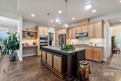 Beautifully designed with timeless Mid-Century Modern style - photo 14