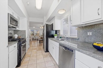 OPEN HOUSE SAT/SUN Corner END Unit with Back Yard, Located in - photo 14