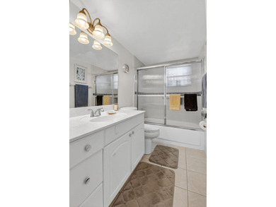 MOTIVATED SELLER - Bring all offers!! This updated 2 bed/2 bath - photo 15