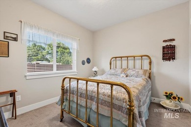 Beautifully designed with timeless Mid-Century Modern style - photo 17