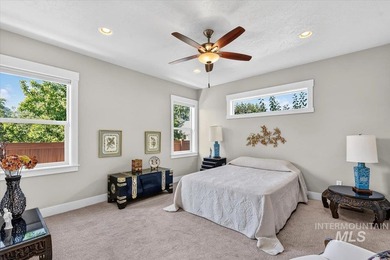 Beautifully designed with timeless Mid-Century Modern style - photo 19