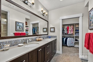 Beautifully designed with timeless Mid-Century Modern style - photo 21