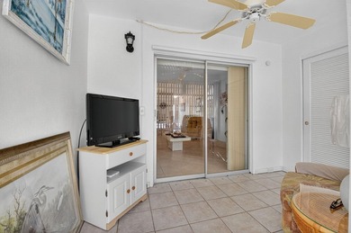 MOTIVATED SELLER - Bring all offers!! This updated 2 bed/2 bath - photo 21