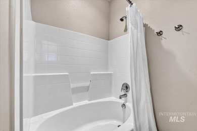 Beautifully designed with timeless Mid-Century Modern style - photo 22
