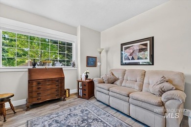Beautifully designed with timeless Mid-Century Modern style - photo 25