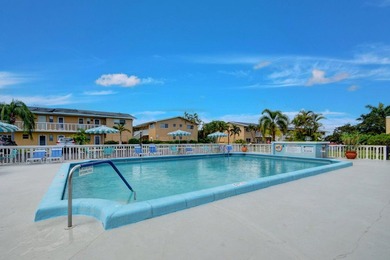MOTIVATED SELLER - Bring all offers!! This updated 2 bed/2 bath - photo 25