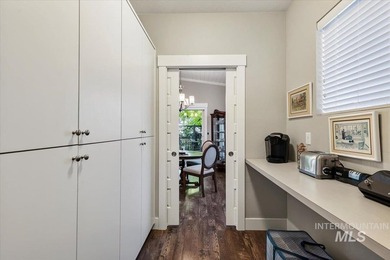 Beautifully designed with timeless Mid-Century Modern style - photo 30