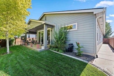 Beautifully designed with timeless Mid-Century Modern style - photo 35