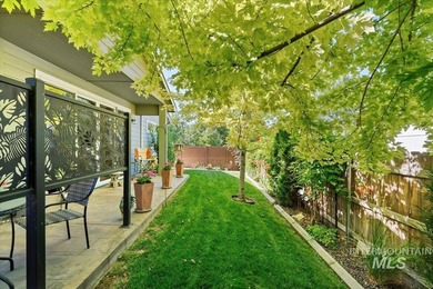 Beautifully designed with timeless Mid-Century Modern style - photo 37
