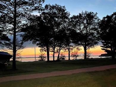 Spectacular Sunsets on Castle Rock Lake! Lake view cottage in - photo 38