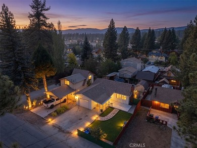 Charming Mountain Retreat with Rustic Character! This inviting - photo 1