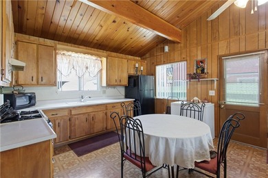 Charming Mountain Retreat with Rustic Character! This inviting - photo 8